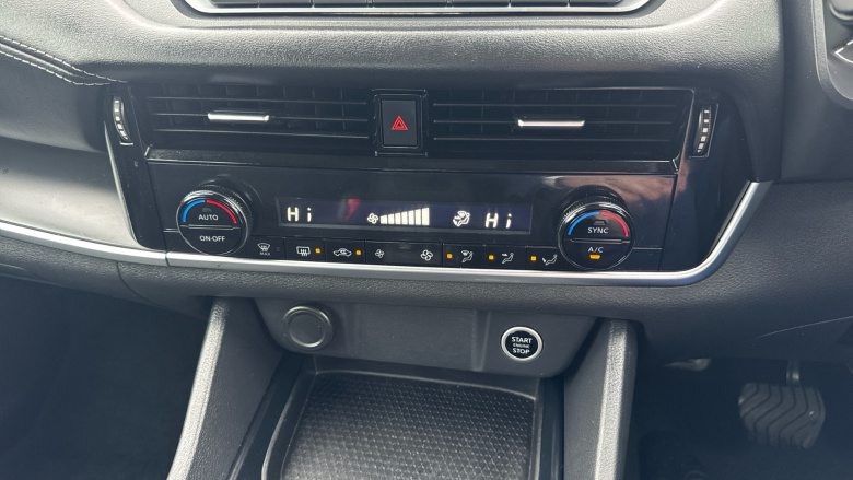 Nissan Qashqai 1.3 DiG-T MH 158 Acenta Premium 5dr Xtronic Petrol Hatchback